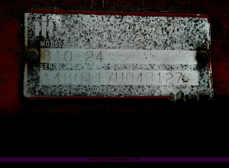 image for item H2495 1981 International 1460 Axial-Flow combine