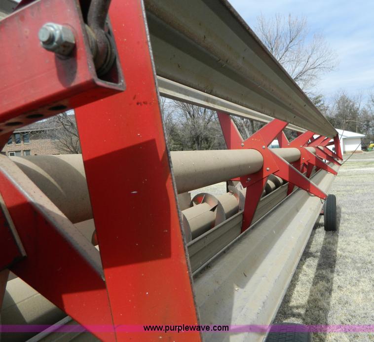 image for item H2495 1981 International 1460 Axial-Flow combine