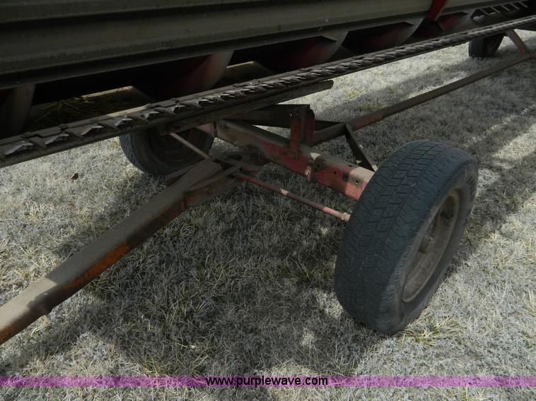 image for item H2495 1981 International 1460 Axial-Flow combine