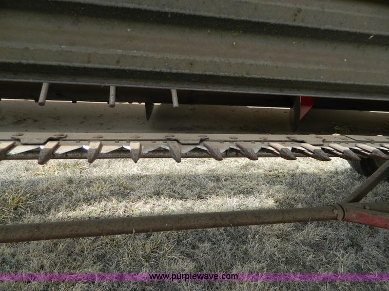 image for item H2495 1981 International 1460 Axial-Flow combine