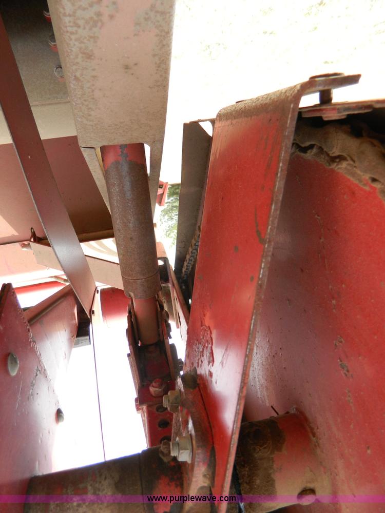 image for item H2495 1981 International 1460 Axial-Flow combine