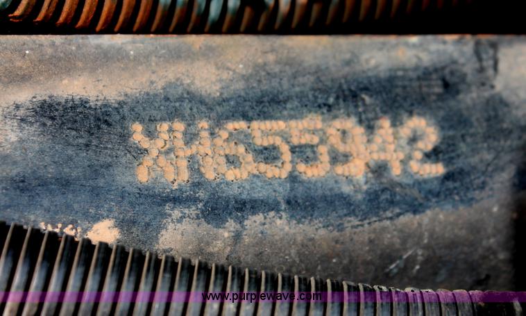 image for item H5727 1999 International 4700 truck cab and chassis