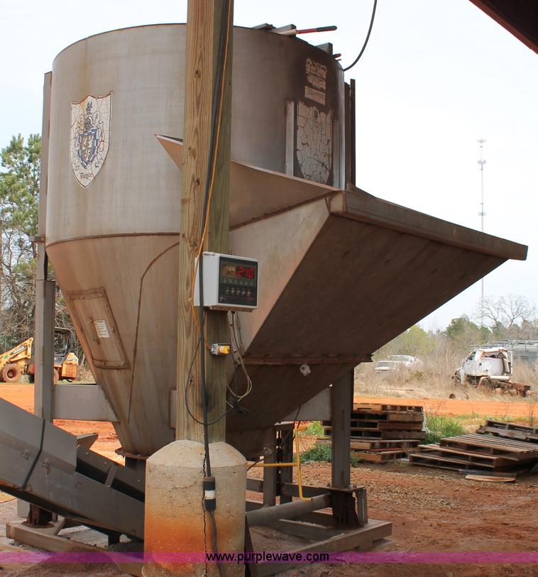 image for item H5737 Doyle 10 ton blender