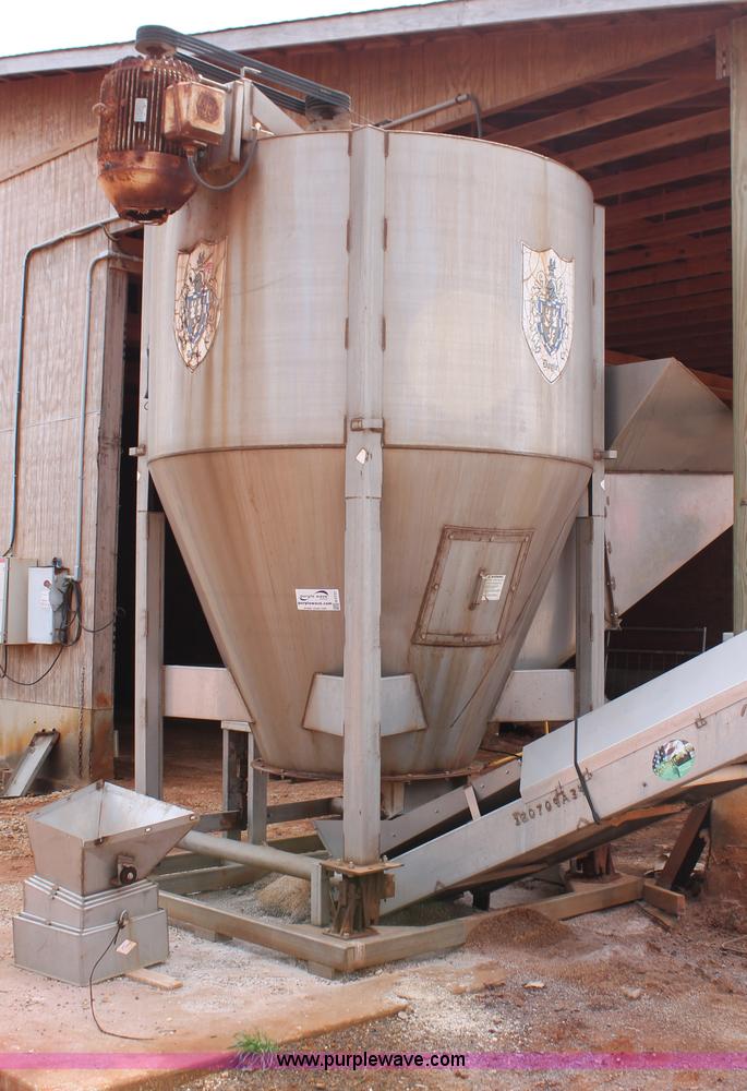 image for item H5737 Doyle 10 ton blender