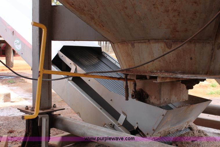 image for item H5737 Doyle 10 ton blender