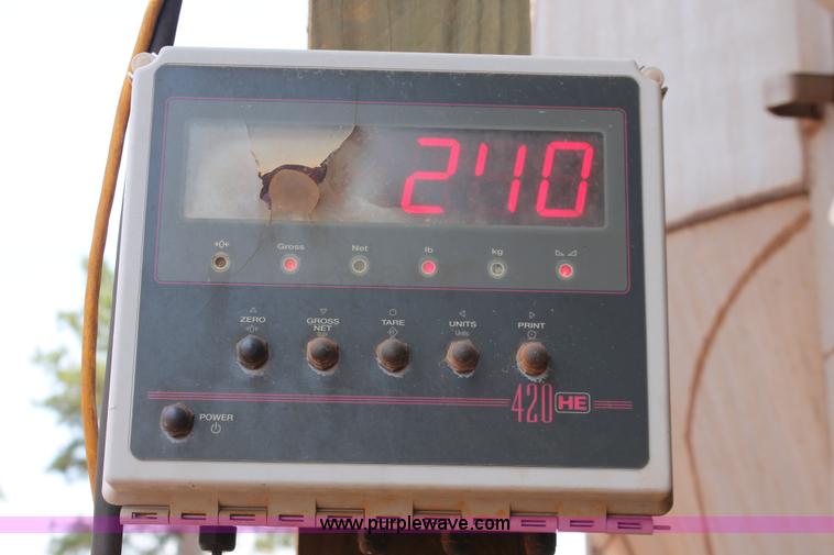 image for item H5737 Doyle 10 ton blender