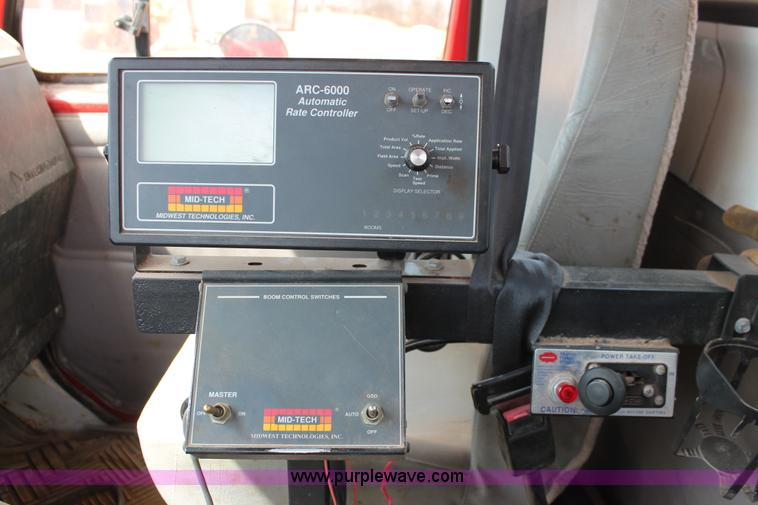 image for item H5739 1998 International 8100 spreader truck