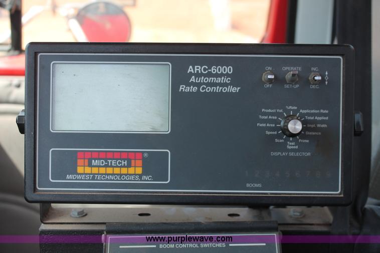 image for item H5739 1998 International 8100 spreader truck