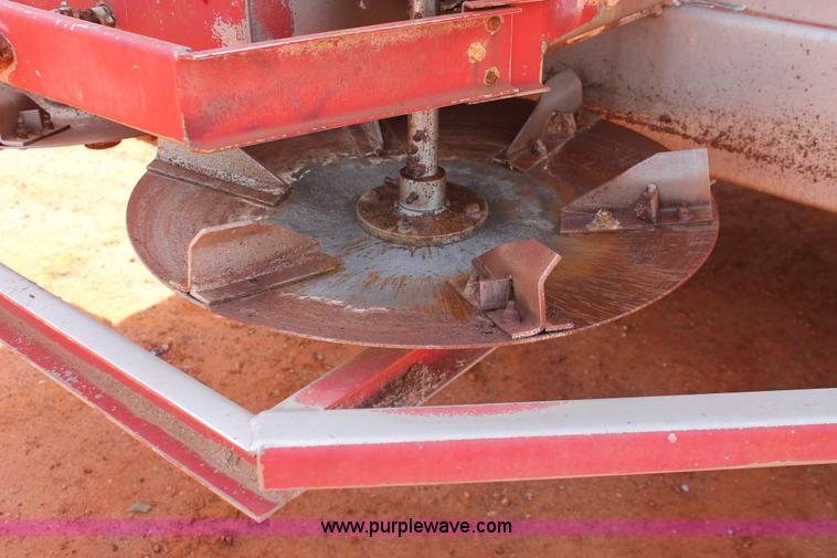 image for item H5739 1998 International 8100 spreader truck