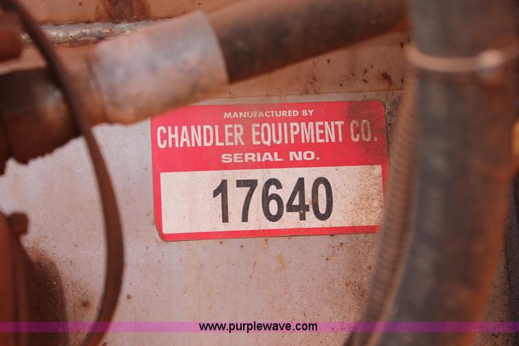 image for item H5739 1998 International 8100 spreader truck