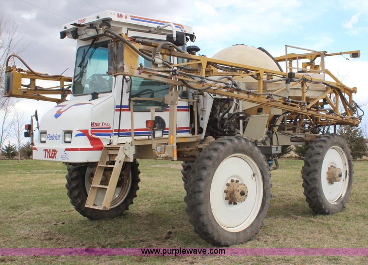 image for item H6155 1998 Tyler Patriot WT self-propelled sprayer