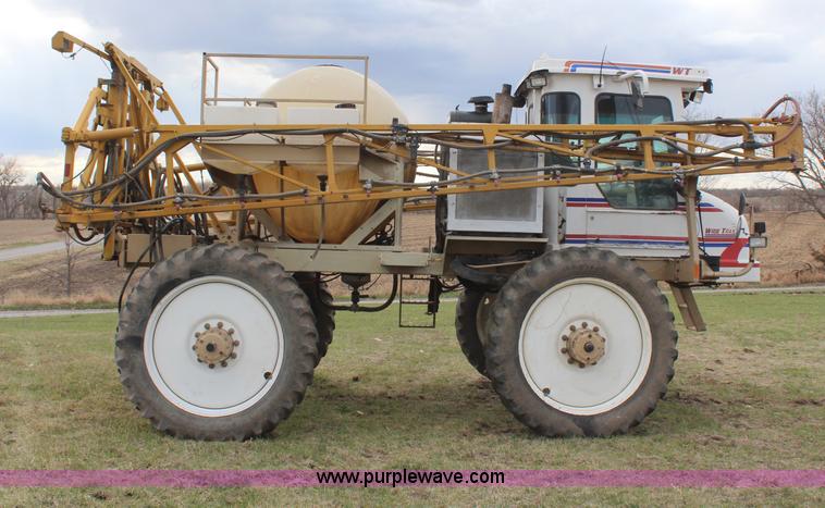 image for item H6155 1998 Tyler Patriot WT self-propelled sprayer