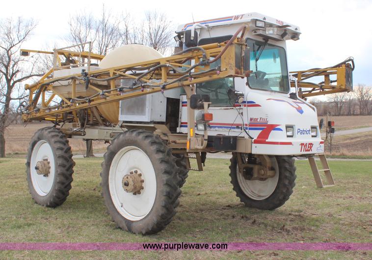 image for item H6155 1998 Tyler Patriot WT self-propelled sprayer