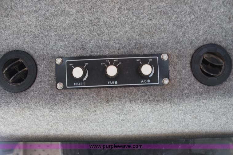 image for item H6155 1998 Tyler Patriot WT self-propelled sprayer