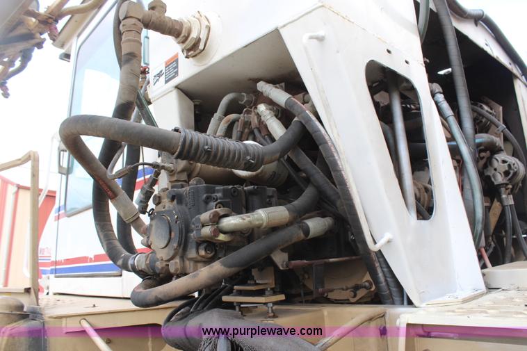 image for item H6155 1998 Tyler Patriot WT self-propelled sprayer