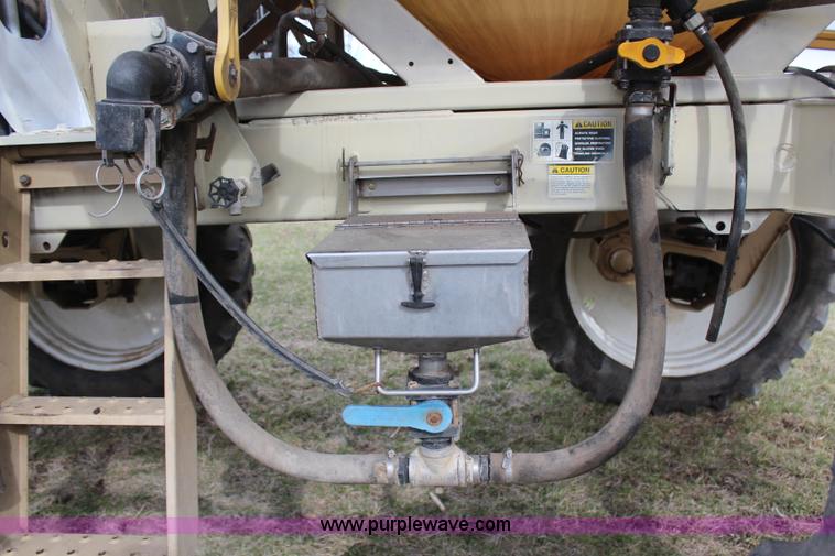 image for item H6155 1998 Tyler Patriot WT self-propelled sprayer