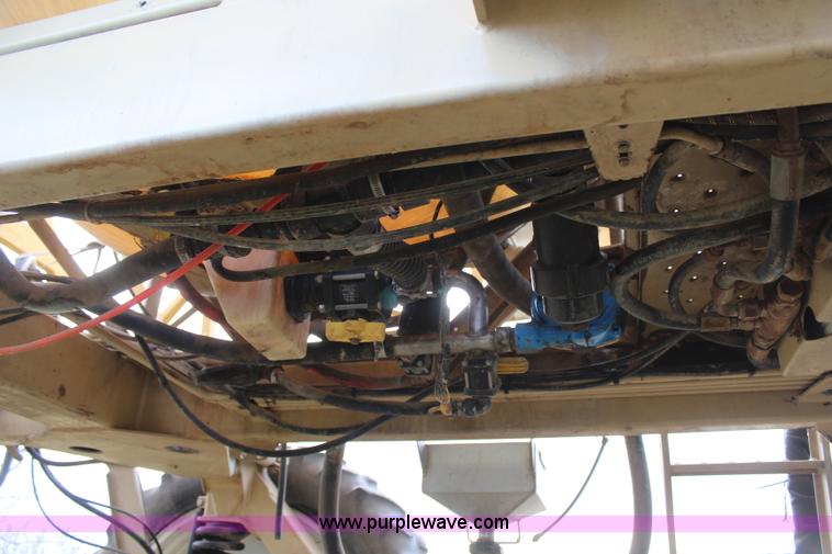 image for item H6155 1998 Tyler Patriot WT self-propelled sprayer