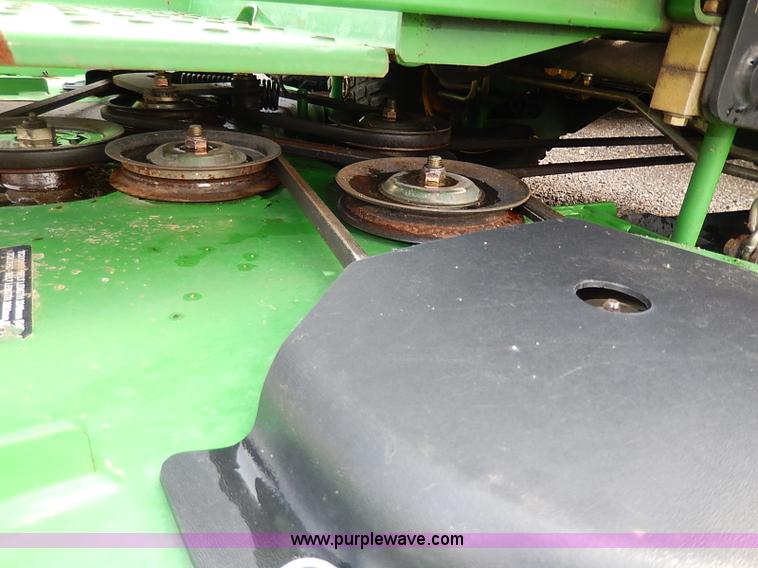 image for item H6194 2005 John Deere 757 Z-Trak lawn mower