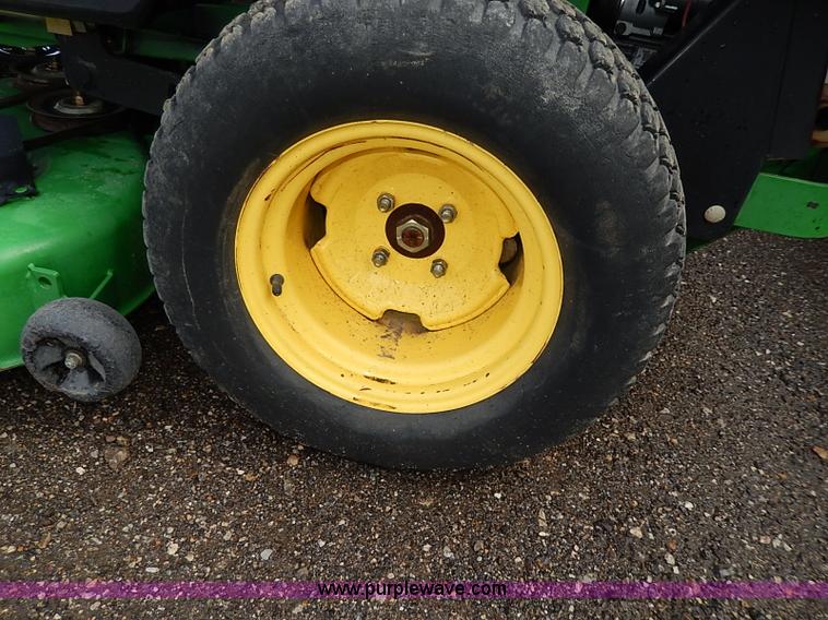 image for item H6194 2005 John Deere 757 Z-Trak lawn mower