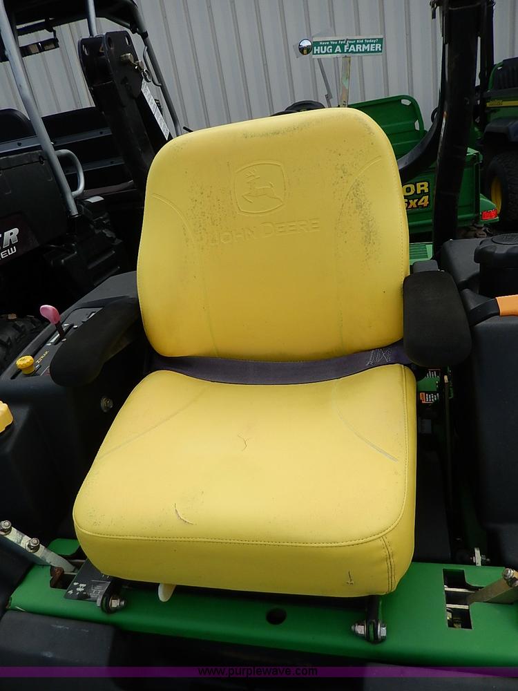 image for item H6194 2005 John Deere 757 Z-Trak lawn mower