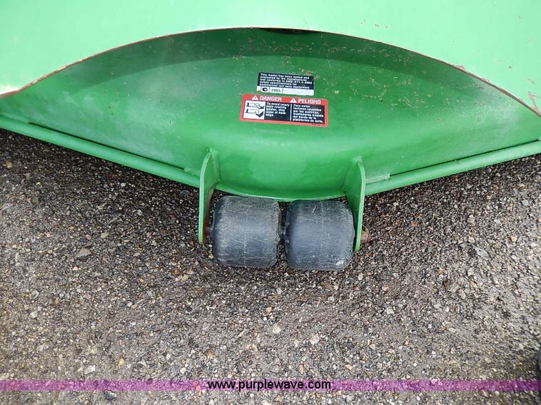 image for item H6194 2005 John Deere 757 Z-Trak lawn mower