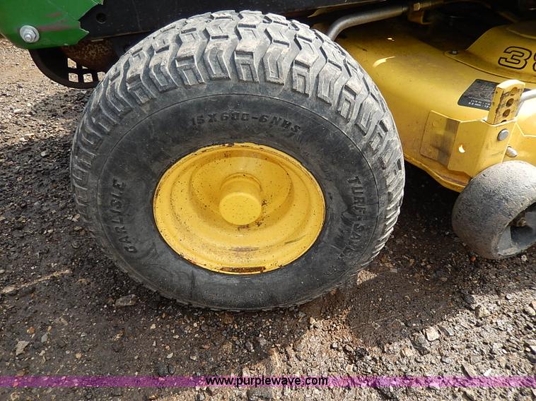 image for item H6205 1993 John Deere LX178 lawn mower