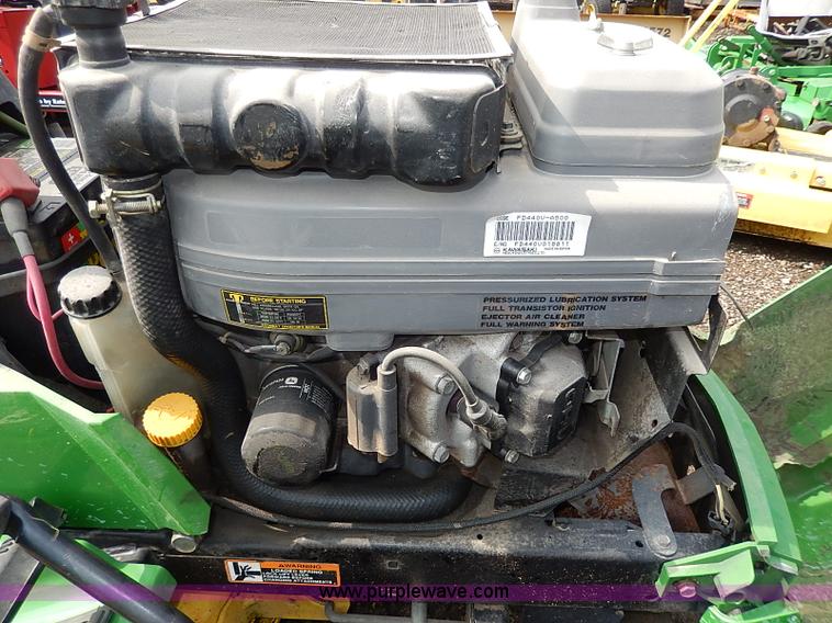 image for item H6205 1993 John Deere LX178 lawn mower