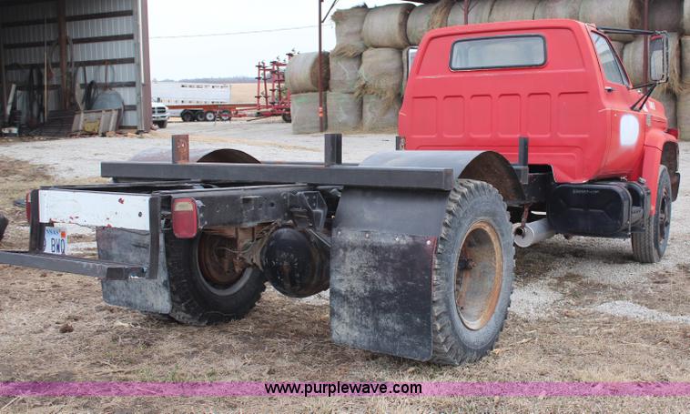 image for item H6891 1978 Chevrolet C65 truck cab and chassis