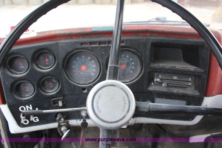 image for item H6891 1978 Chevrolet C65 truck cab and chassis