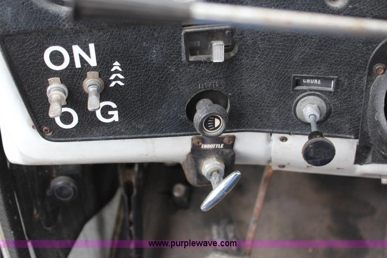 image for item H6891 1978 Chevrolet C65 truck cab and chassis