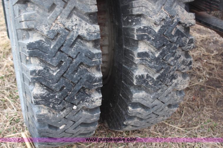 image for item H6891 1978 Chevrolet C65 truck cab and chassis