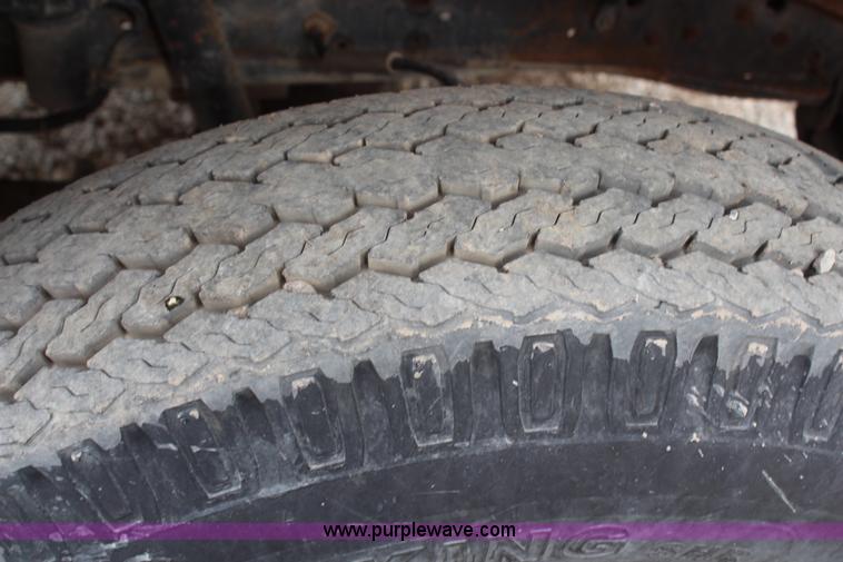 image for item H6891 1978 Chevrolet C65 truck cab and chassis