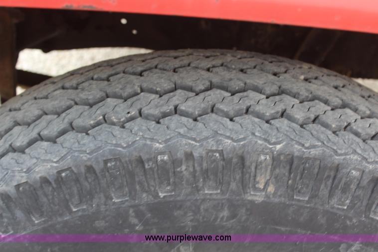 image for item H6891 1978 Chevrolet C65 truck cab and chassis