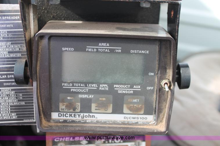 image for item H8266 1996 International 4900 floater spreader truck