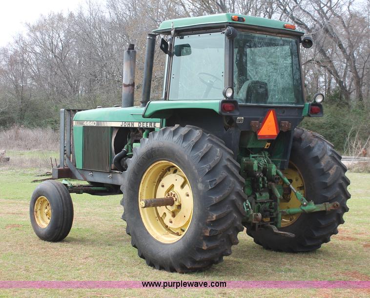image for item H8268 1982 John Deere 4440 tractor