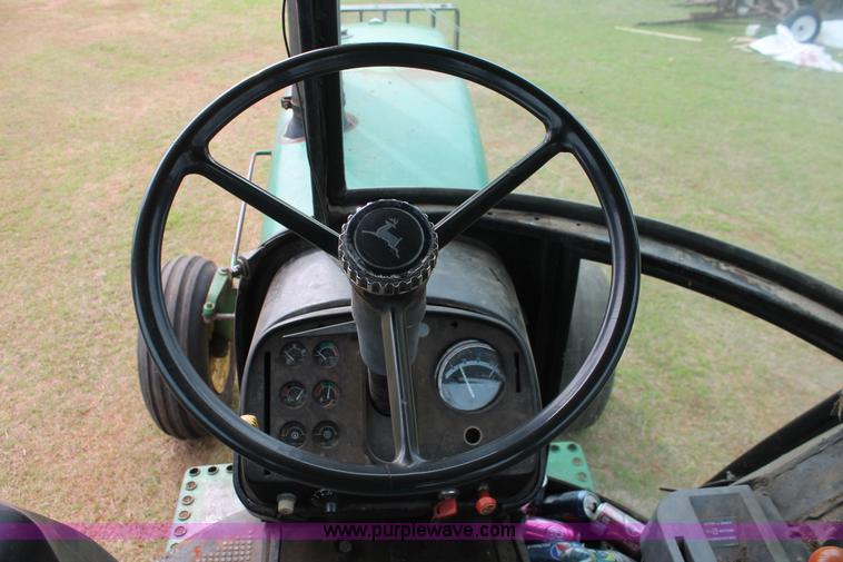 image for item H8268 1982 John Deere 4440 tractor