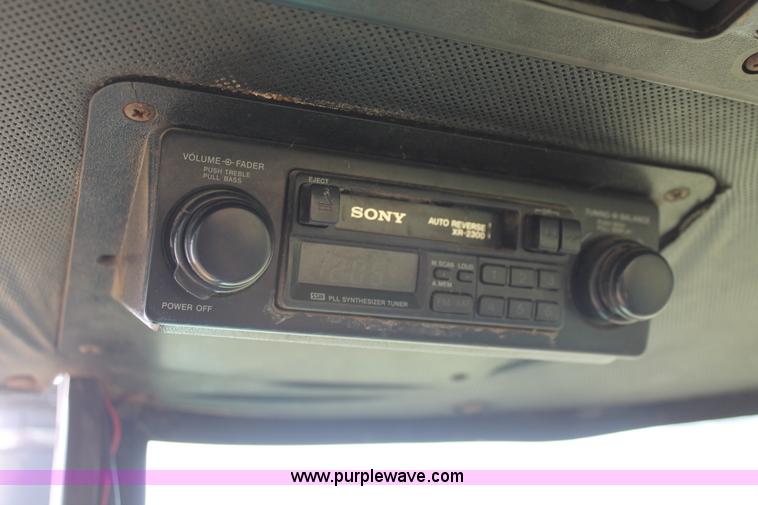 image for item H8268 1982 John Deere 4440 tractor