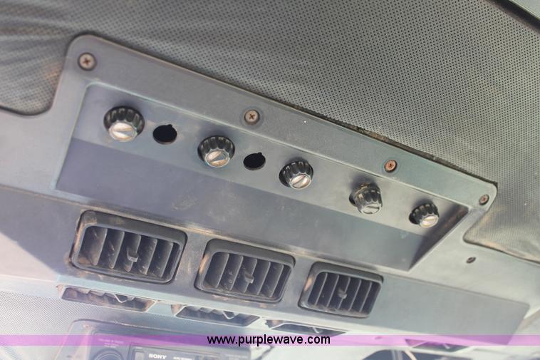 image for item H8268 1982 John Deere 4440 tractor