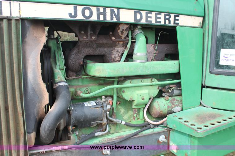 image for item H8268 1982 John Deere 4440 tractor