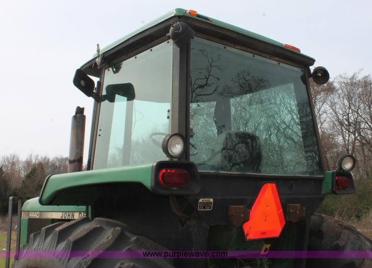 image for item H8268 1982 John Deere 4440 tractor