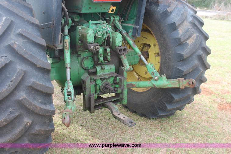 image for item H8268 1982 John Deere 4440 tractor