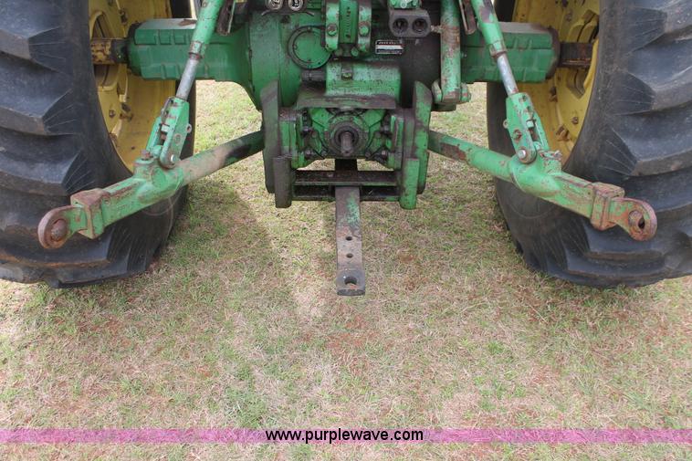 image for item H8268 1982 John Deere 4440 tractor