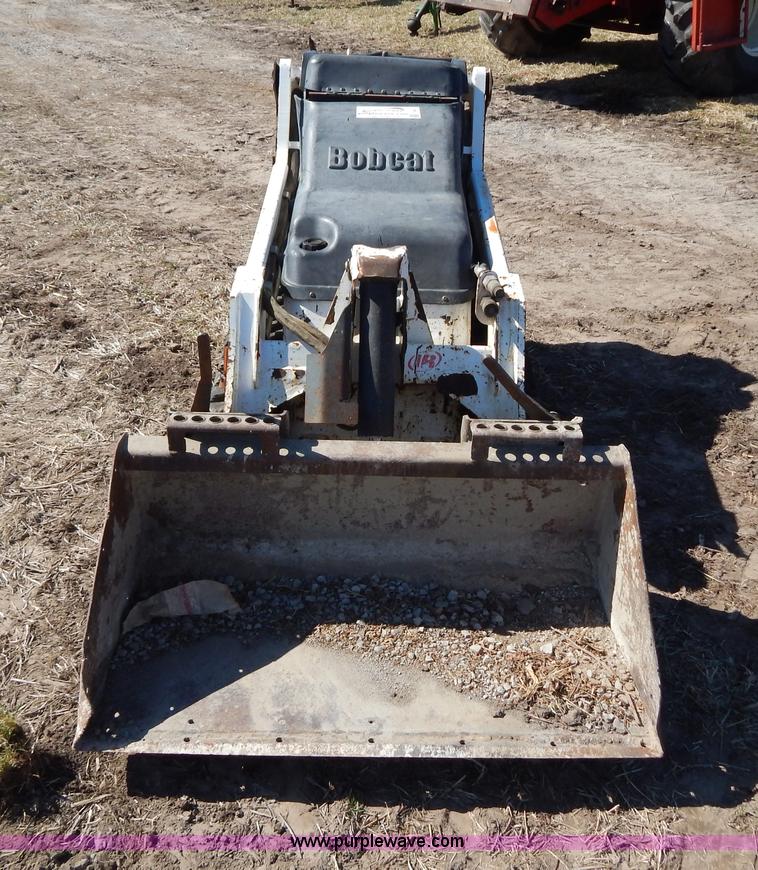 image for item I1041 2002 Bobcat MT50 walk-behind loader