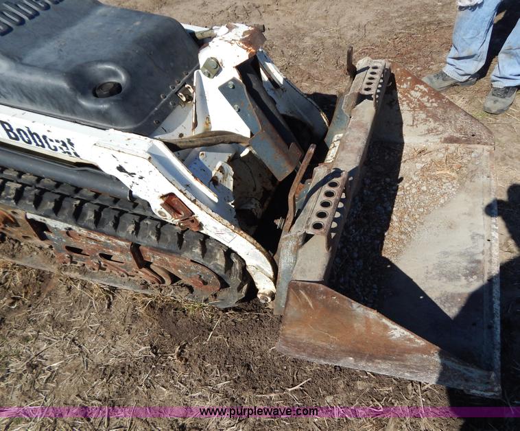 image for item I1041 2002 Bobcat MT50 walk-behind loader