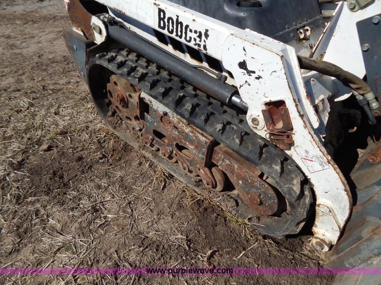 image for item I1041 2002 Bobcat MT50 walk-behind loader