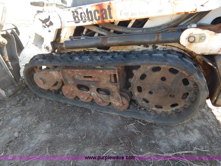 image for item I1041 2002 Bobcat MT50 walk-behind loader