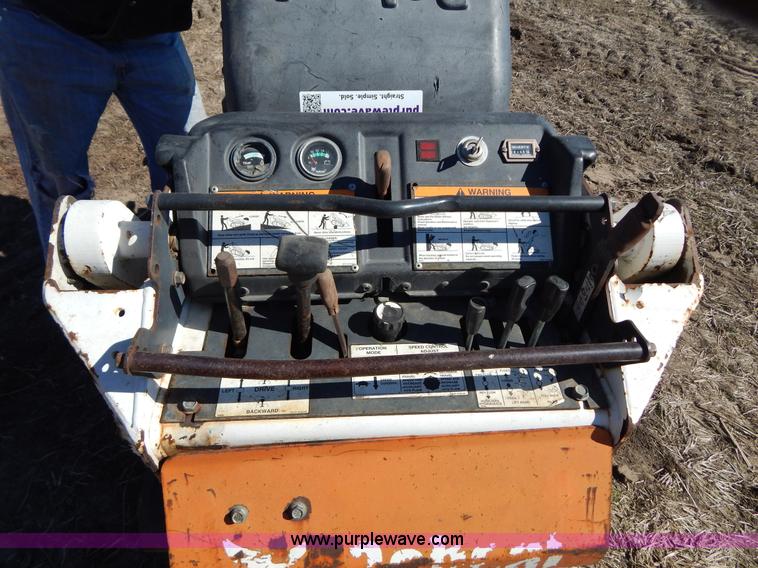 image for item I1041 2002 Bobcat MT50 walk-behind loader