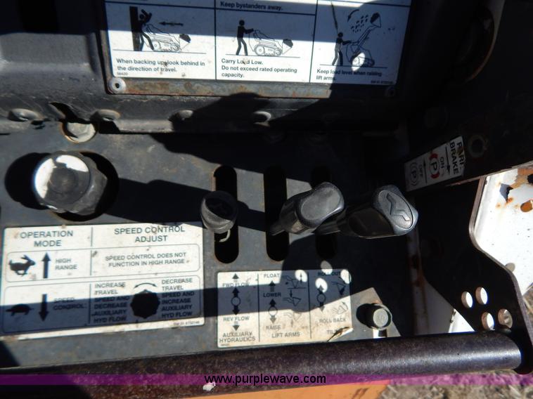 image for item I1041 2002 Bobcat MT50 walk-behind loader