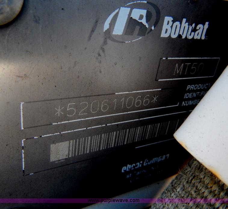 image for item I1041 2002 Bobcat MT50 walk-behind loader