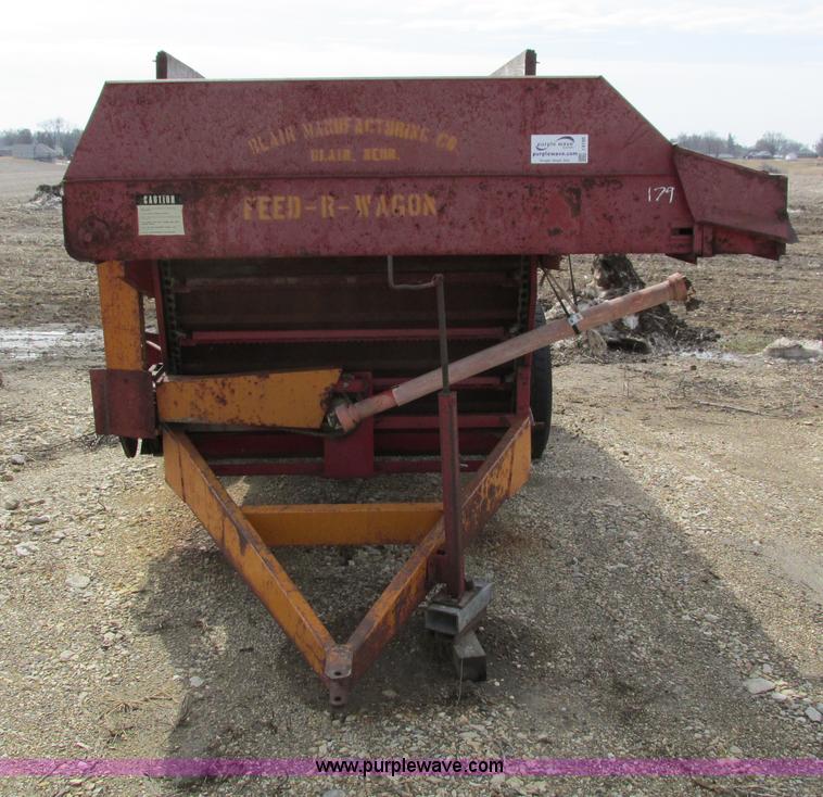 image for item I4188 Blair Feed-R-Wagon